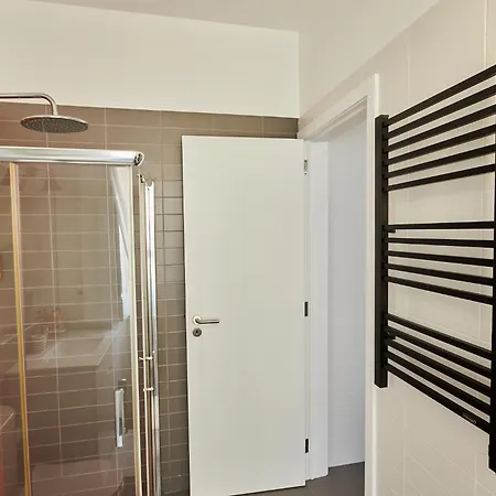 Апартаменты The Back Street Nest