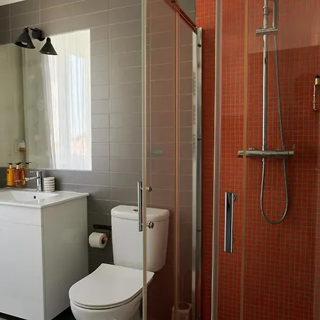 The Back Street Nest Апартаменты