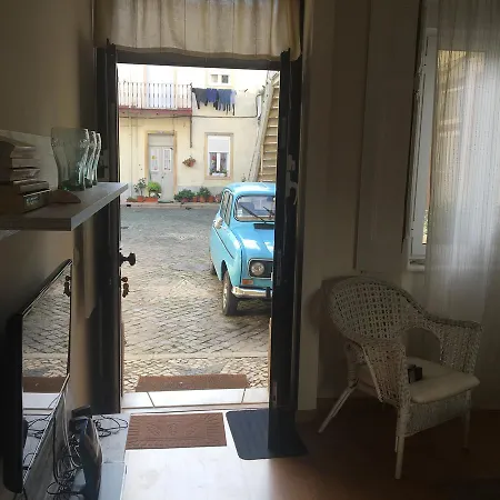 דירה The Back Street Nest *