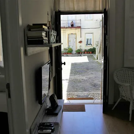 The Back Street Nest Лиссабон