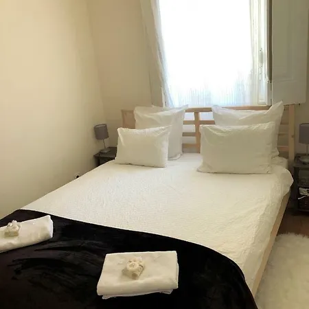 דירה The Back Street Nest