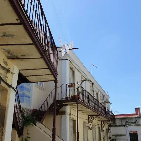 The Back Street Nest Апартаменты