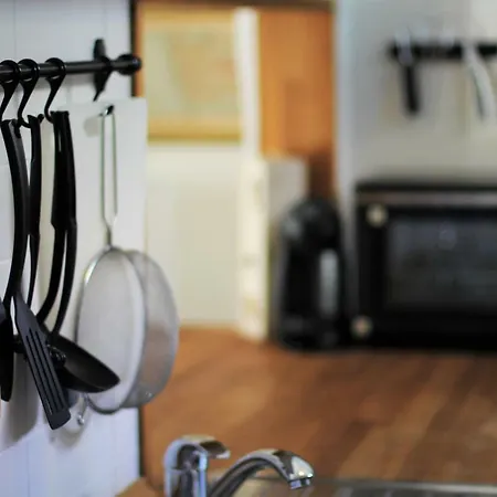 The Back Street Nest Апартаменты