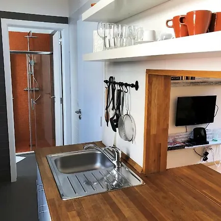 דירה The Back Street Nest *