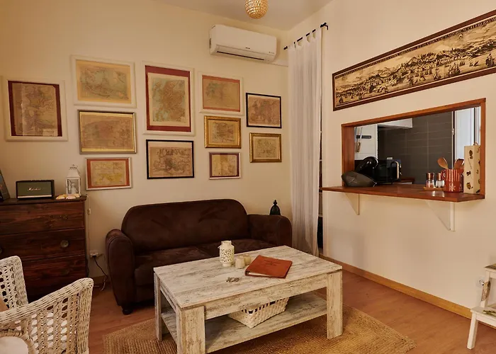 The Back Street Nest *