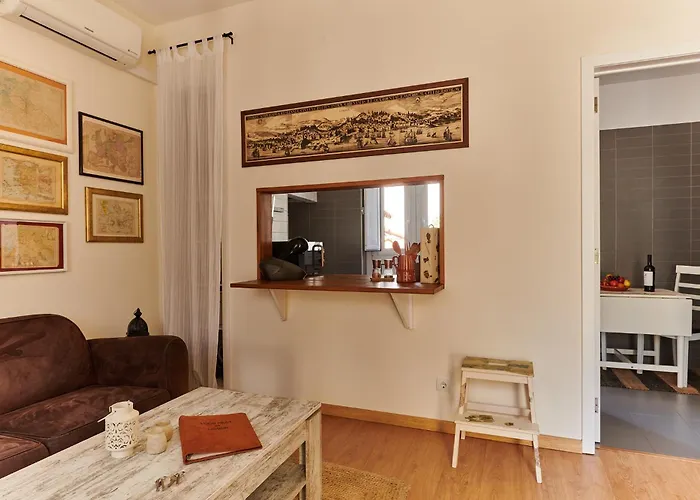 The Back Street Nest