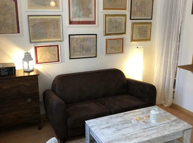 Lejlighed The Back Street Nest *